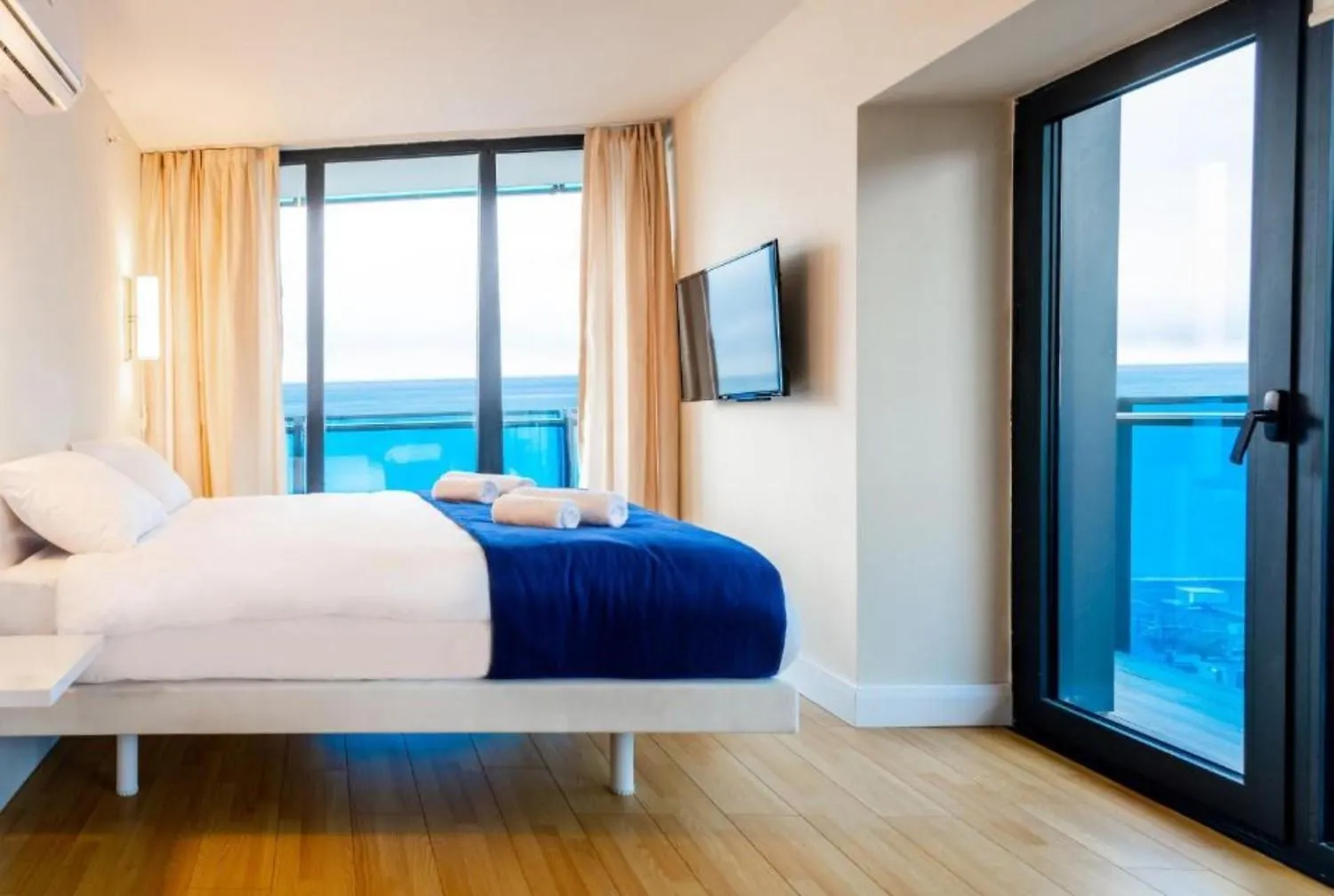 Deluxe Aparthotel In Orbi City Batumi