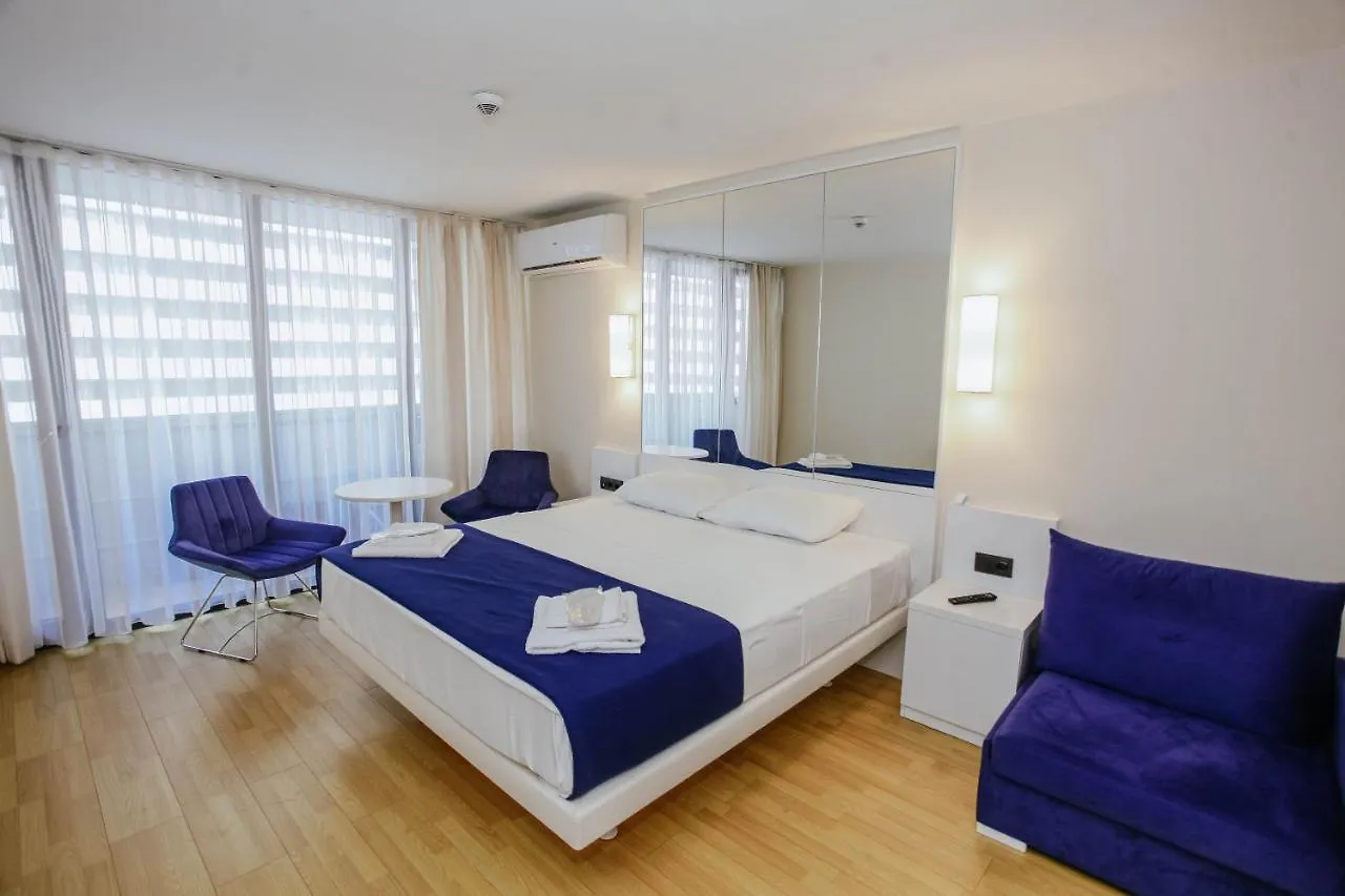 Aparthotel Orbi City באטומי 5*,