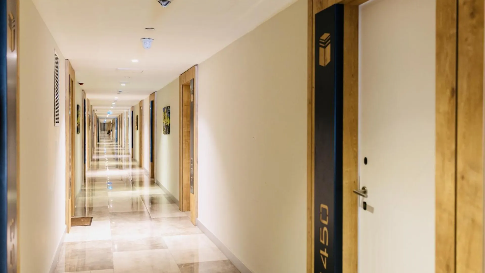 Deluxe Aparthotel In Orbi City Batumi