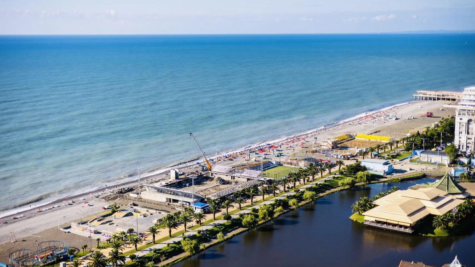 Deluxe Aparthotel In Orbi City Batumi 5*,