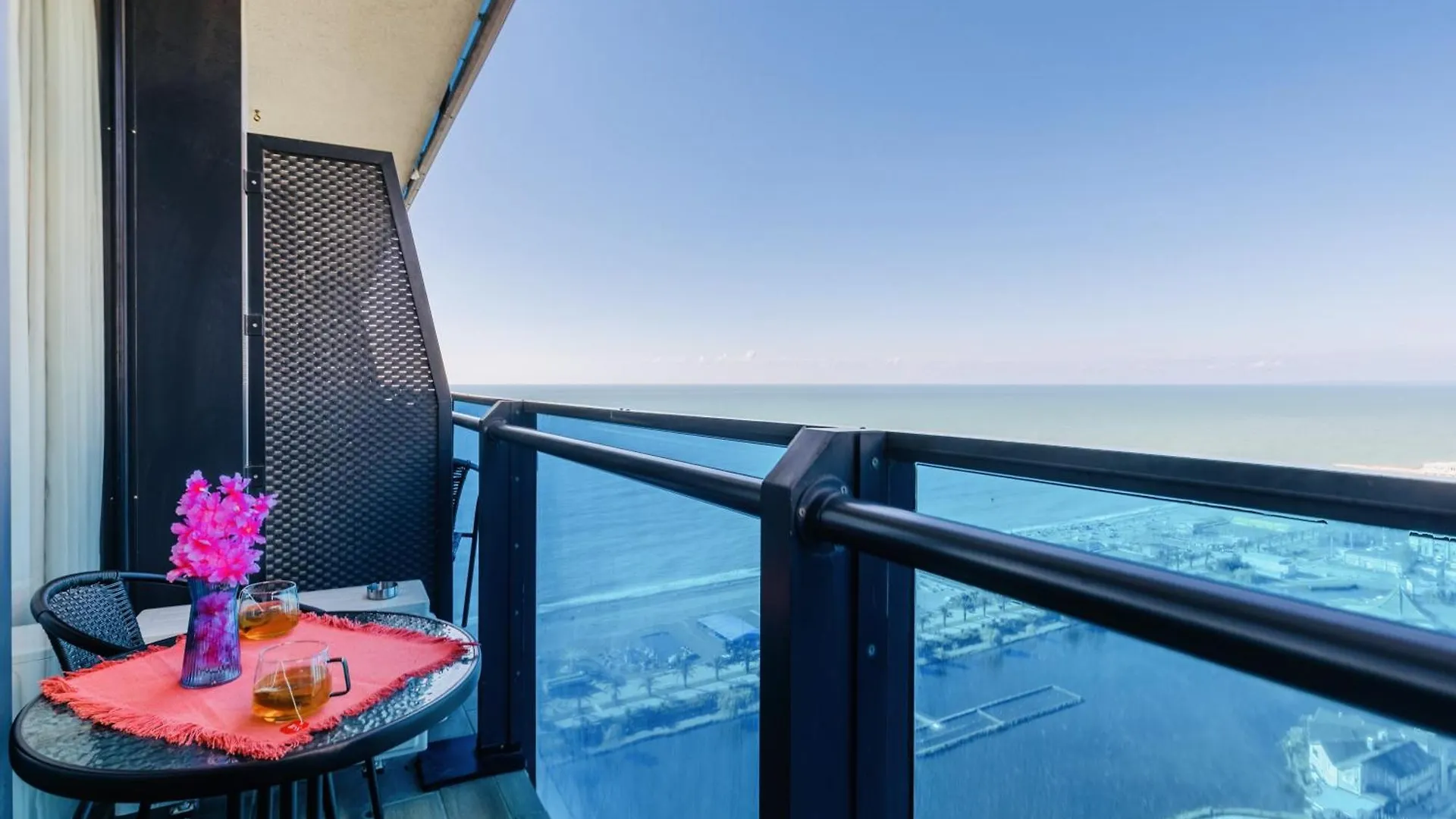 Deluxe Aparthotel In Orbi City Batumi