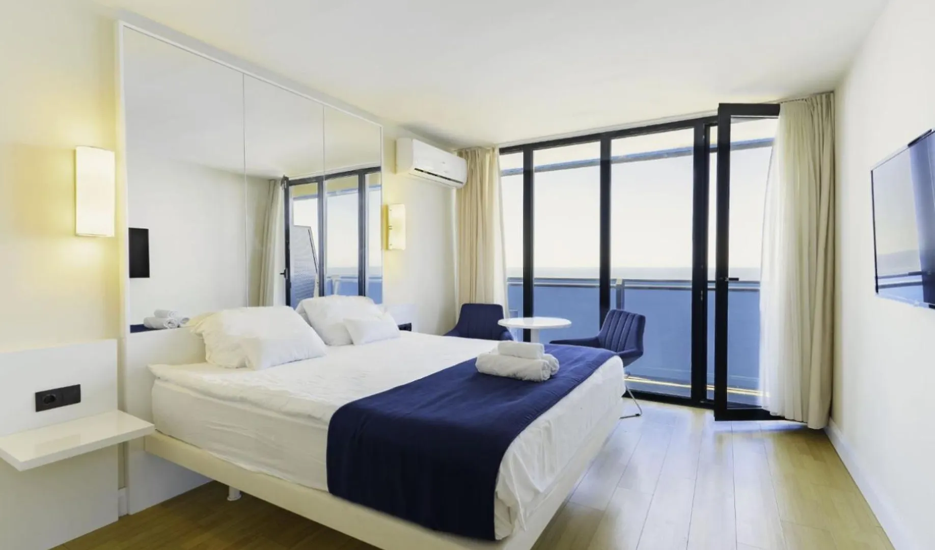 Deluxe Aparthotel In Orbi City Batumi