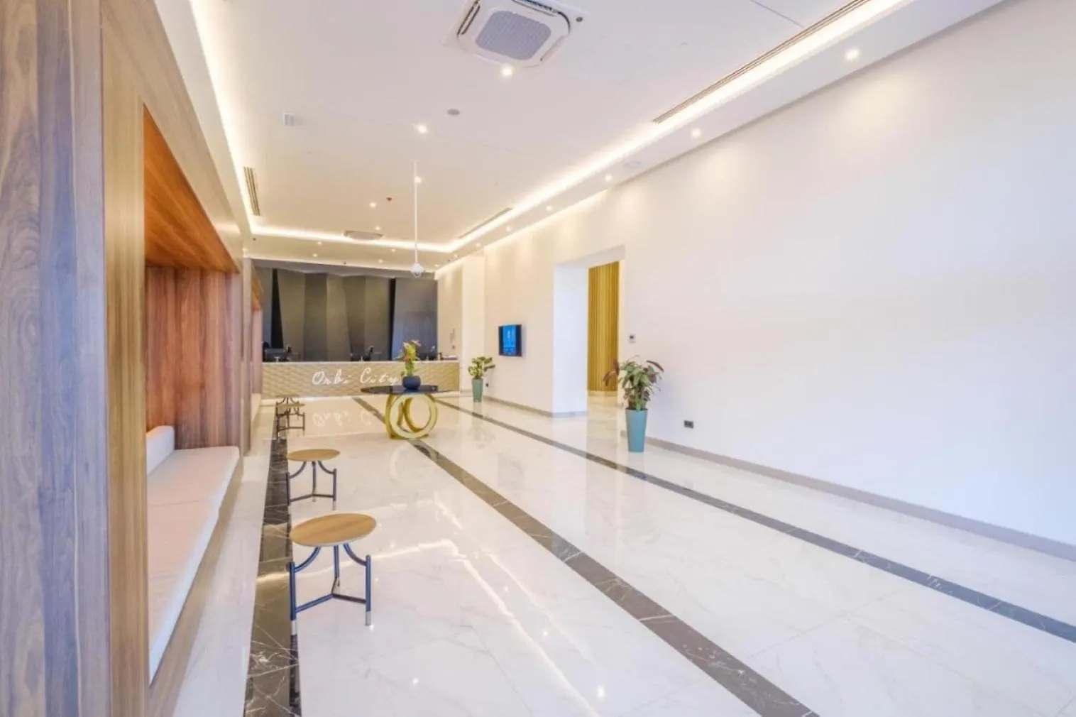 Deluxe Aparthotel In Orbi City Batumi 5*,