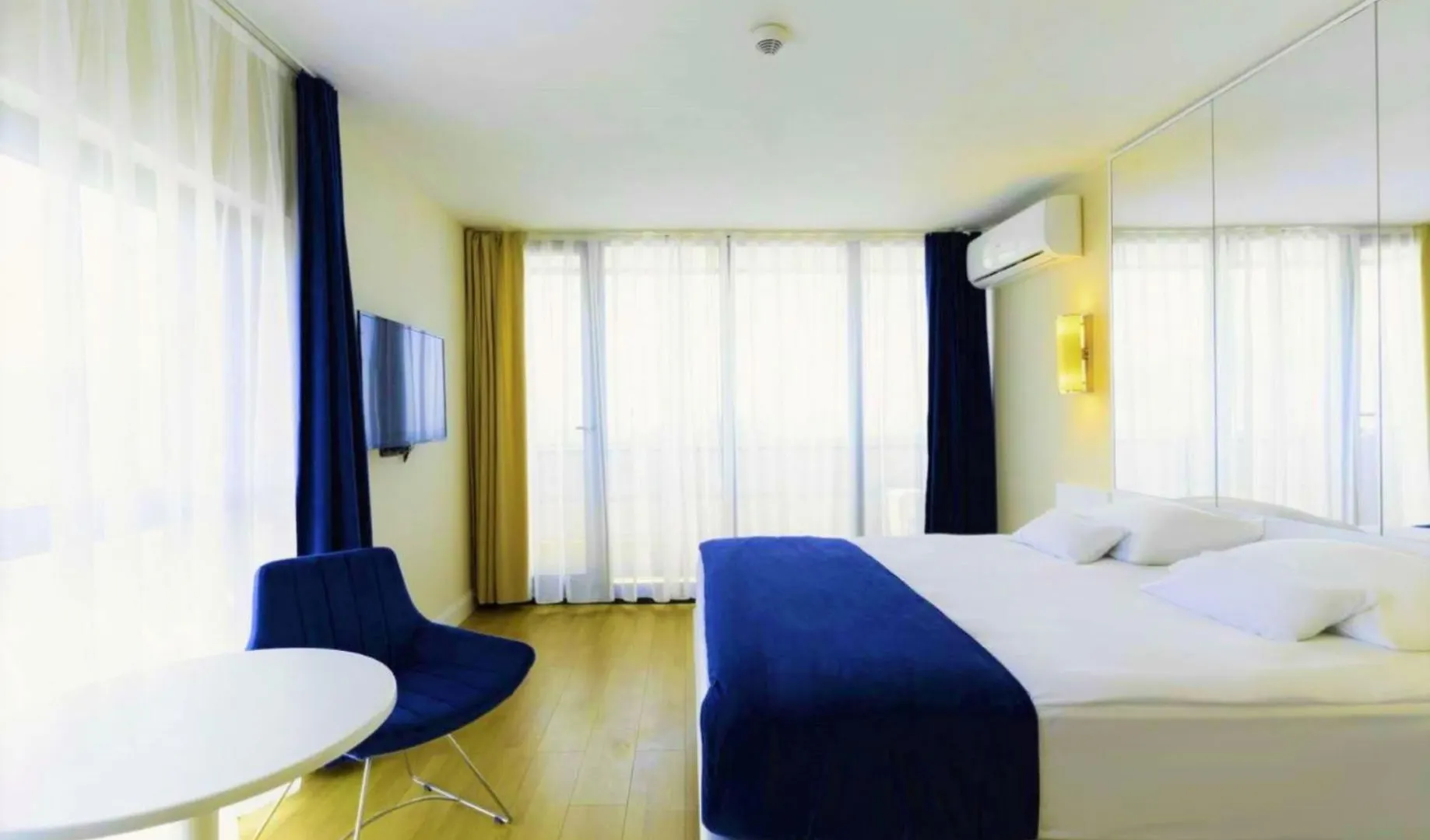 Deluxe Aparthotel In Orbi City Batumi
