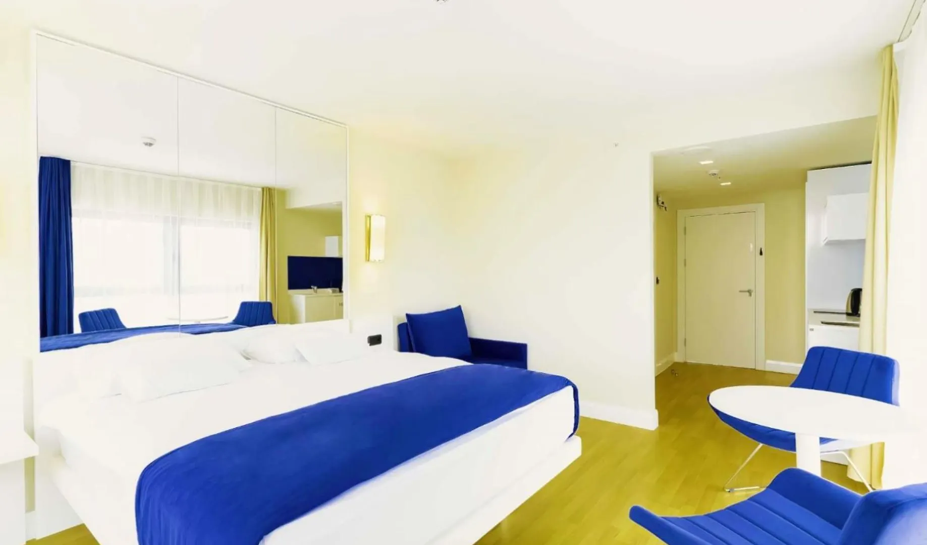 Deluxe Aparthotel In Orbi City Batumi