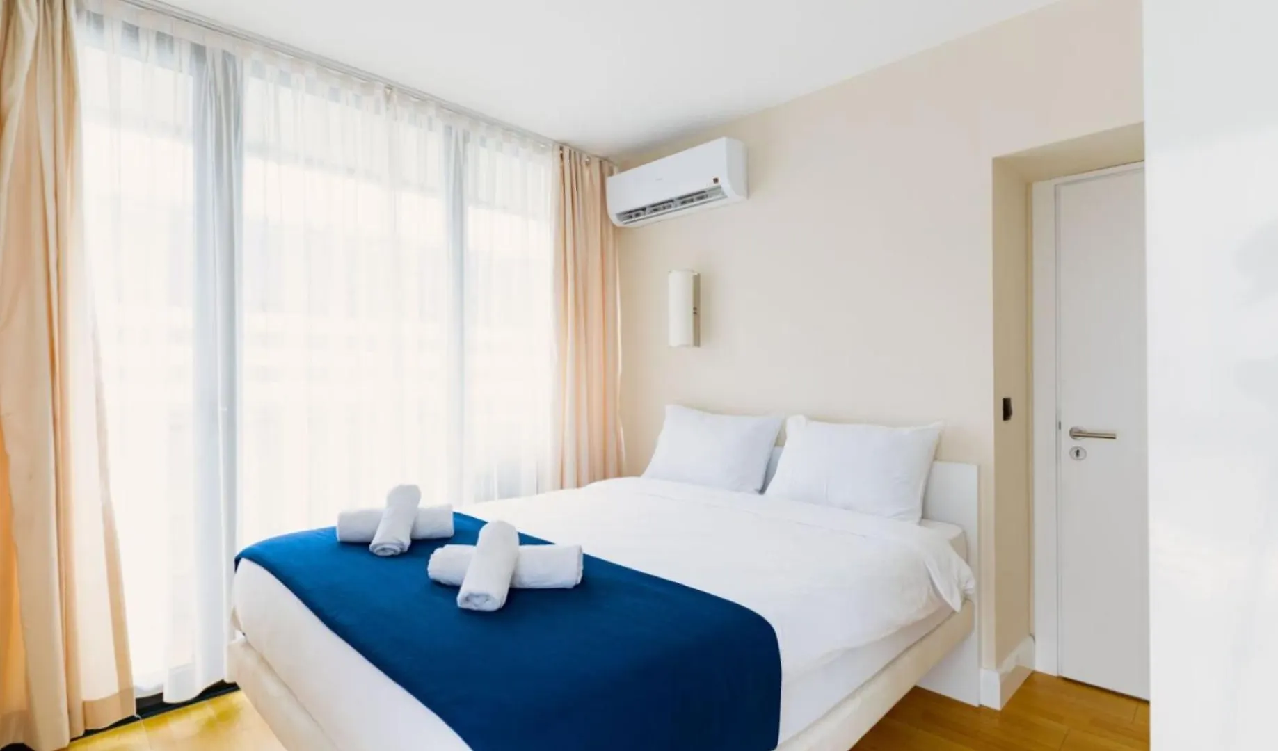 Deluxe Aparthotel In Orbi City Batumi 5*,  Georgia