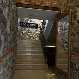 Varios Hotel